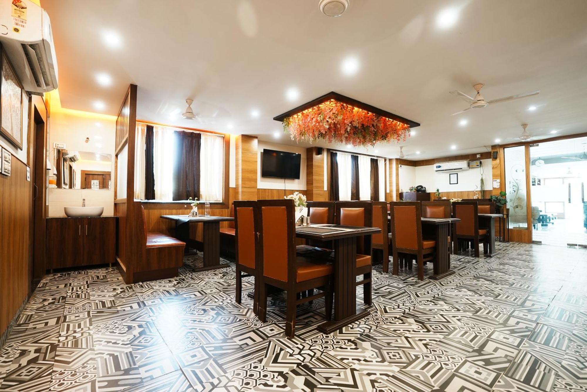 Hotel The 7 Seas Rishīkesh Dış mekan fotoğraf